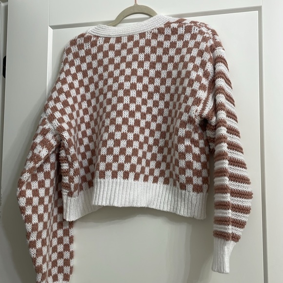 Blush and checkered cardigan - Picture 2 of 2